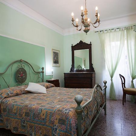 Corte Palazzo Picedi Benettini Sarzana Εξωτερικό φωτογραφία