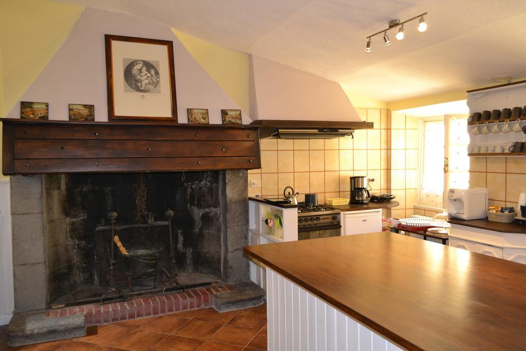 Corte Palazzo Picedi Benettini Sarzana Δωμάτιο φωτογραφία
