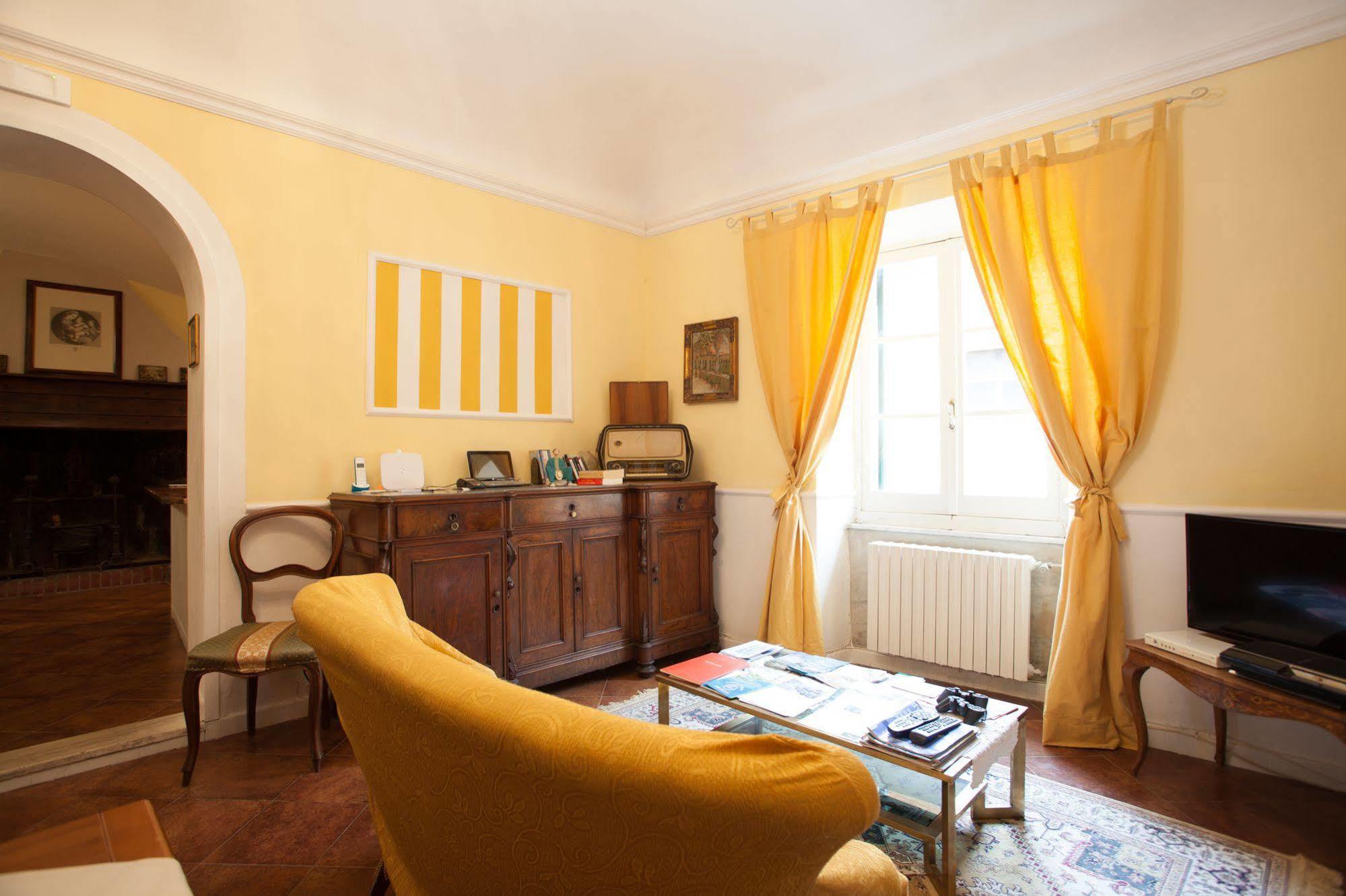 Corte Palazzo Picedi Benettini Sarzana Εξωτερικό φωτογραφία