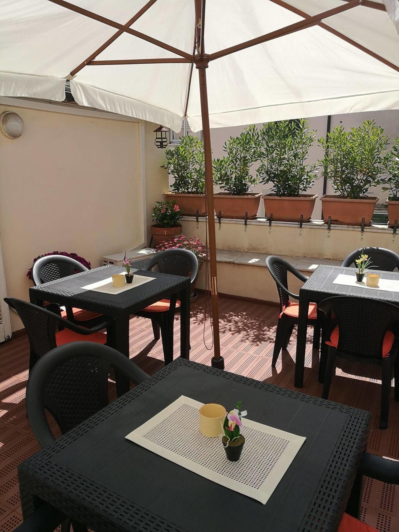 Corte Palazzo Picedi Benettini Sarzana Εξωτερικό φωτογραφία