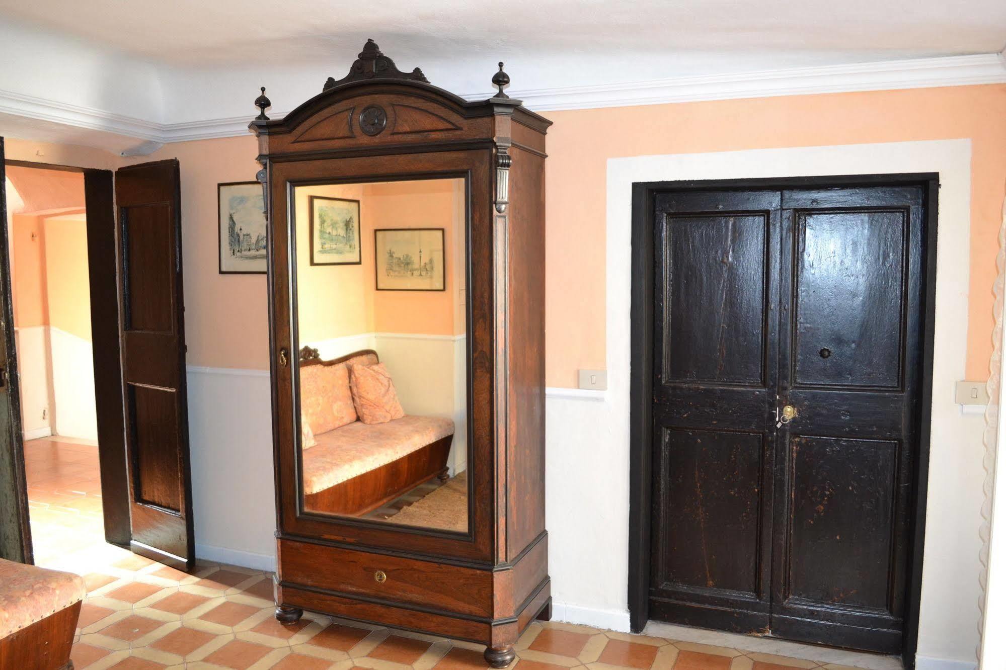 Corte Palazzo Picedi Benettini Sarzana Εξωτερικό φωτογραφία